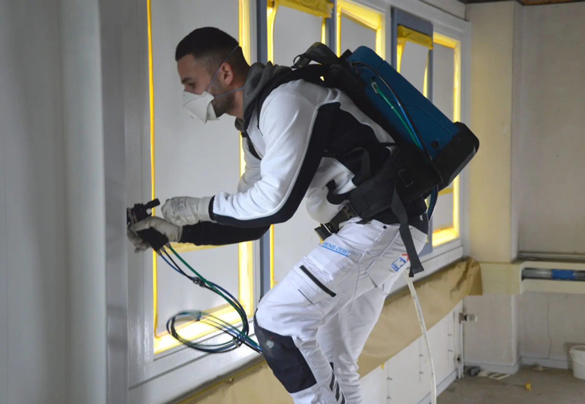 Mens-Zeist Warehouse